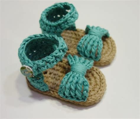 Les comparto este punto de ganchillo que es ideal para tejer una linda cobija de bebe por ejemplo, también cobijas adultos. Zapatos de punto/ganchillo - Sandalias de niña a crochet 0 ...