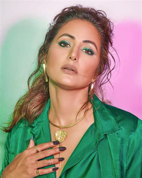 Hina Khan Flaunts Flawless Makeup In Latest Photoshoot Check Out The