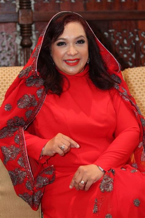 Sharifah shahora dan maria tunku sabri yang nak sangat saya berbaik dengan sheila. Melancong Ke Taiwan Bersama Maria Tunku Sabri, DJ Raifa ...