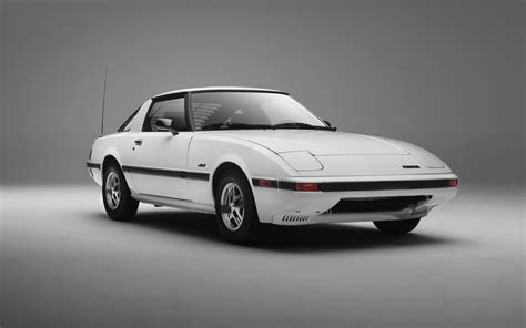 1979 1985 Mazda Rx 7 Buyers Guide Motor Trend Classic