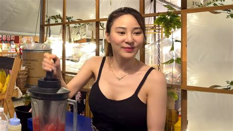 Stunning Smoothie Girl Jodd Fairs Night Market Thai Bangkok Street Food Youtube