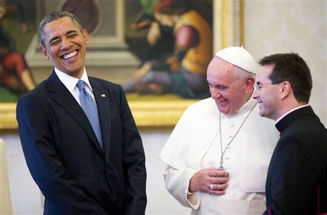 Figliuolo indossava l'uniforme ordinaria invernale dell'esercito italiano, e ha attirato una certa attenzione sono i simboli delle decorazioni militari e delle medaglie di cui si è insigniti nell'esercito. Obama in Vaticano, incontro con Francesco - Corriere.it