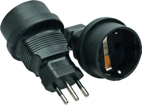 In dem land werden stecker des typs c, f und l eingesetzt. Reisestecker für Italien
