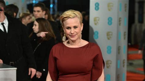 Stephen Fry Calls Patricia Arquette By Sisters Name At Baftas Sheknows