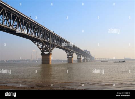 Yangtze River Bridge Stock Photo Alamy