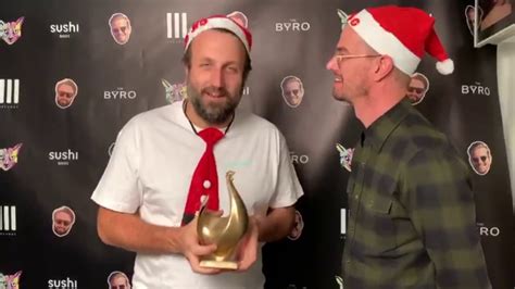 Joko Winterscheidt gibt Paul Ripke seine eigene Goldene ...