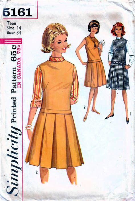 1960s Simplicity 5161 Vintage Sewing Pattern Sleeveless Dress Pleated
