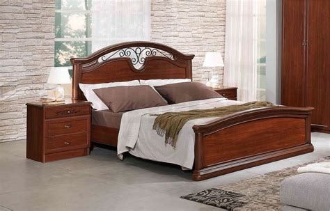 Camera da letto mobili realizzati in legno massello di quercia. Camera da letto classica Olympia TOPLINE CAMERE Noce