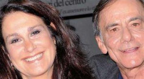 Notizie su roberto vecchioni a napoli. La moglie di Roberto Vecchioni sul caso Napoli: "Grave ...