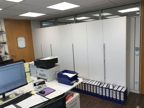 In nur wenigen schritten planst und konfigurierst du online deinen traumschrank nach maß. IDAW Schrank nach Maß, Einbauschränke und Design-Kommoden ...