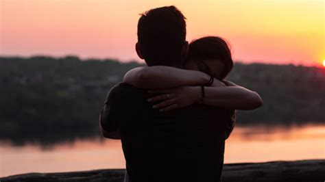 15 Comforting Hug Day Quotes To Wish Your Girlfriendboyfriend