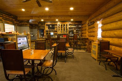 Headwaters Lodge & Cabins