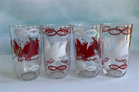 Vtg Red And White Sailboat Drinking Glasses Set Of 4 Sailboat Etsy Red And White Red White