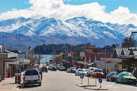 Wanaka Town New Zealand September 5 Wanaka Is A Popular Ski A