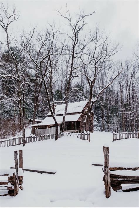 Cozy Historic Cabin In Cades Cove In The Great Smoky Mountains Winter
