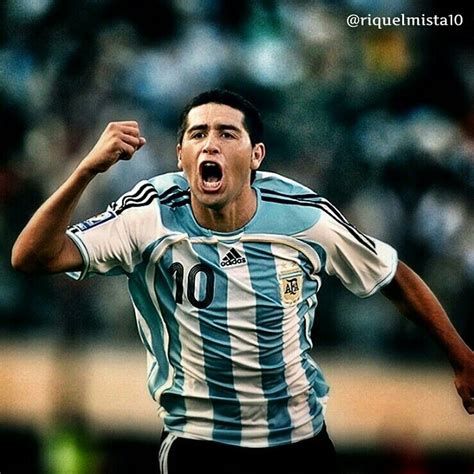 Alla boca basta dire román per evocare un'immagine sacra. Roman riquelme selección argentina | Futbol internacional ...