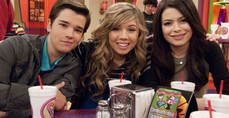 The series stars miranda cosgrove, nathan kress, and jerry trainor reprisng their roles from the original series. En cinco, cuatro, tres, dos: ¡'iCarly' regresará en 2021 ...
