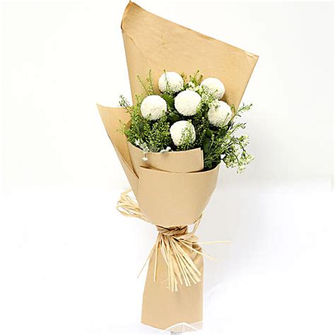 Elegant Bouquet Of White Ball Mums Uae T Elegant Bouquet Of White