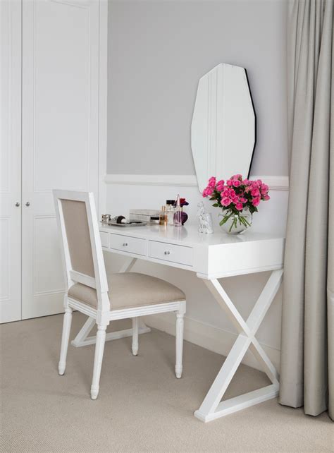 Vanity set with mirror has a lot of advantages. Inspiring Ideas of Makeup Vanity Table for Your Private ...