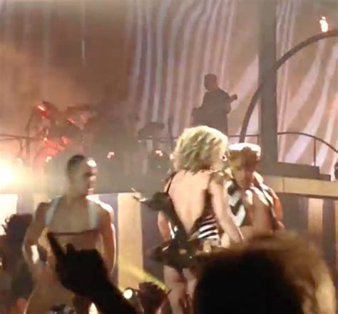Britney Spears Wardrobe Malfunction During Vegas Show — Dress Rips
