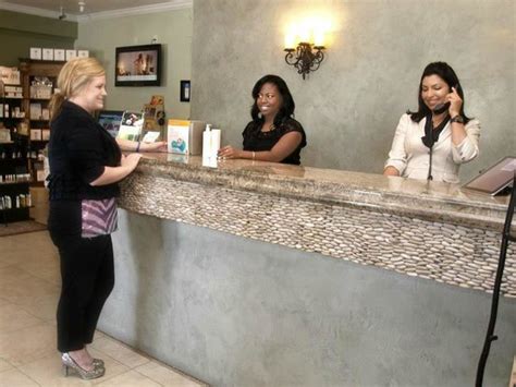 helpful knowledgeable and friendly staff picture of suddenly slimmer day and med spa phoenix