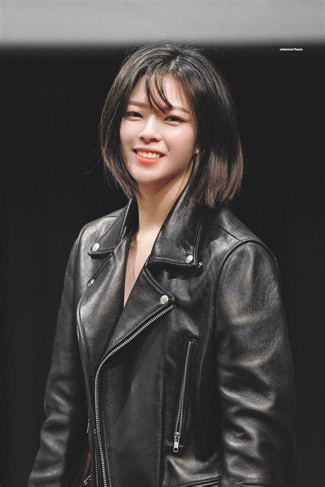 Jyp entertainment released a statement in which they discussed twice's jeongyeon mental health. 191001 - Jeongyeon in black : twice