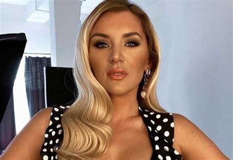 Lakatos márk (@lakatosmarkstyle) on tiktok | 326k likes. Mesés helyről jelentkezett be Hódi Pamela és párja | szmo.hu