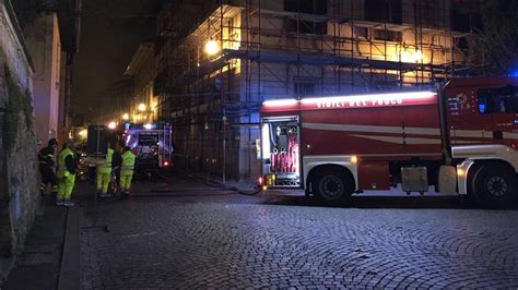 Una nuvola di fumo si è alzata ed è stata vista da diverse zone della città. Firenze, incendio in abitazione: muore un uomo