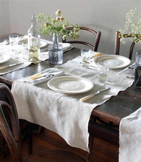 The best runner ideas for dining room tables list of dining table decor tips video explanation comparison of dinner table decor types 82 Inspired Ideas for Dining Room Decorating | Runners ...