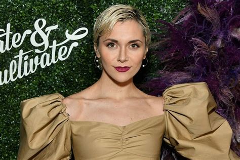 Alyson Stoner Opens Up About Lgbtq Conversion Therapy Celebrity Tn N°1 Official Stars