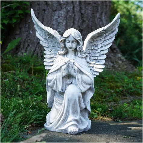 Western Style Garden Decoration Resin Outdoor Praying Kneeling Angel