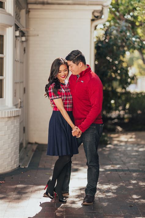 3 Simple Ways To Get Cute Couples Christmas Photos Color And Chic