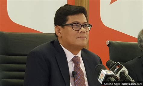 Katanya syed hamid wajar meletakkan jawatan kerana gagal menyelia perjalanan. Zakaria letak jawatan bos Felda Global Venture