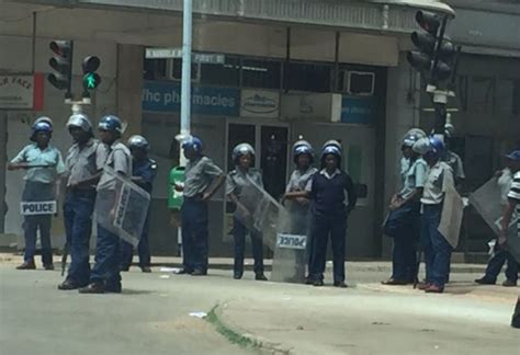 Zimbabwe Police Seal Off Opposition Mdc Headquarters Pm News