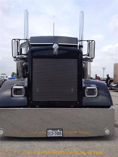 Pin By Andrew Edwards On Custom Big Rigs Custom Big Rigs