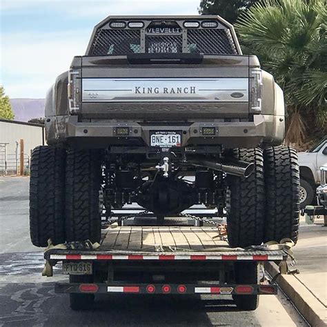 Ford f350 dually 4x4 pass side. L'image peut contenir : auto et plein air | Ford pickup ...