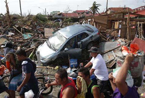 thousands feared dead in philippine typhoon