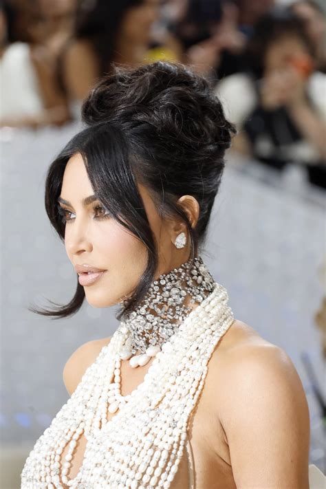 How To Get Kim Kardashians Met Gala 2023 Hairstyle Using Tape In Hair