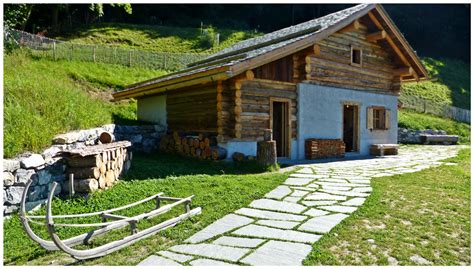 Más de tres décadas después, la casa real ha decidido mostrar a los españoles, aquellos que le pagan todos los meses de su bolsillo, en qué se gastan el dinero poniendo el acento en el salario. Heididorf, el Mundo de Heidi en los Alpes Suizos ...