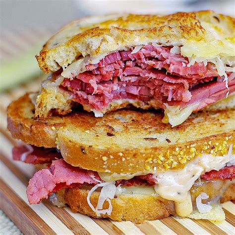 How To Cook Corned Beef For Reuben Sandwiches Recipe Oh That S Good