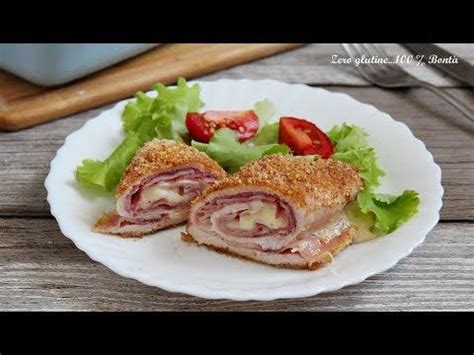 Lavare e spuntare le zucchine poi con un pelapatate ricavare in verticale tante fettine sottili che. Involtini di pollo cotti al forno ripieni di prosciutto ...