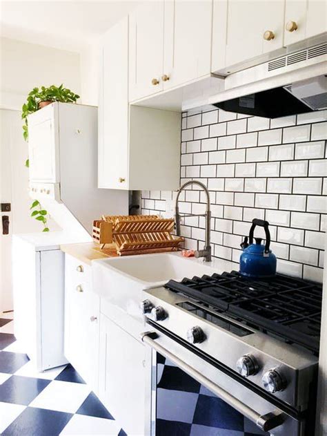 25 White Kitchens That Are Anything But Bland And Basic Beautiful White