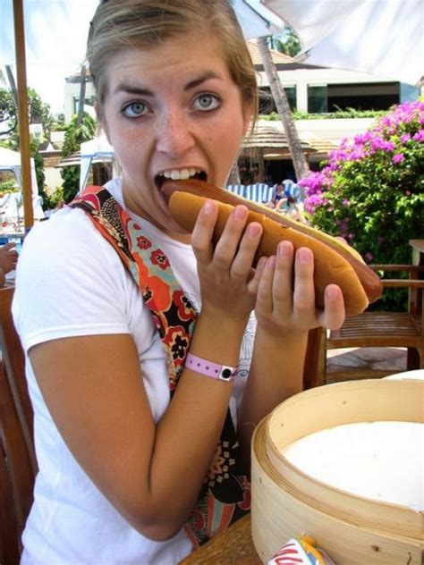 Blatant Gallery Of Girls Eating Hot Dogs Gallery Ebaums World