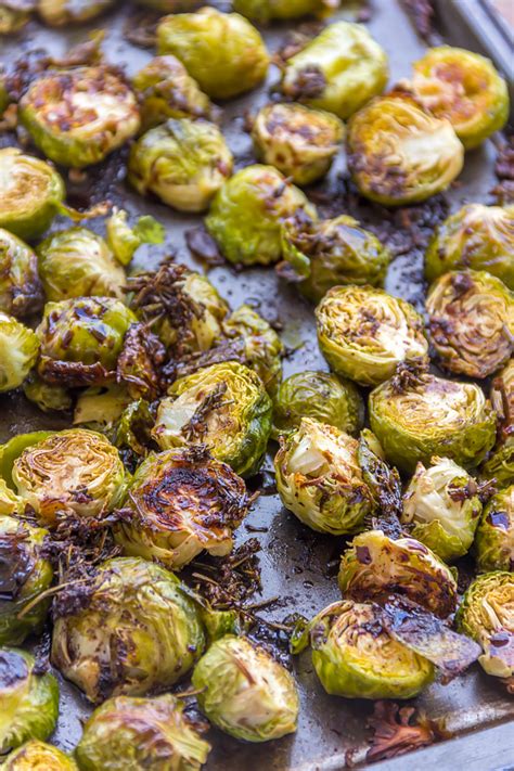 Brussel sprouts + balsamic glaze = delish! Balsamic Glazed Roasted Brussels Sprouts *Video Recipe ...