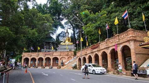Wat phrathat doi suthep (fi); Wat Phra That Doi Suthep oder: Chiang Mai von oben