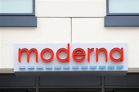 Et on zacks.com friday's top analyst upgrades and downgrades: 注目のモデルナ、目まぐるしい株価変動 Moderna Stock Is Giving Investors a ...
