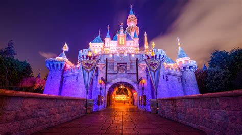 Disneyland Castle Beautiful In The Night Wallpaper