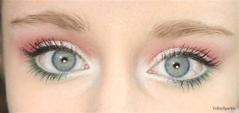 Festive Red And Green Eye Makeup Look How To Volleysparkle