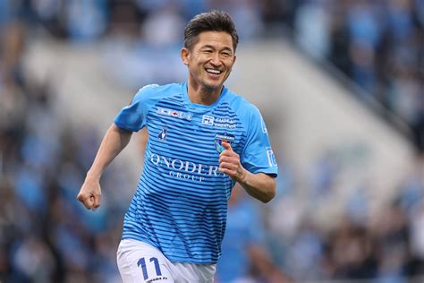 Dünyanın en yaşlı futbolcusundan yeni sözleşme