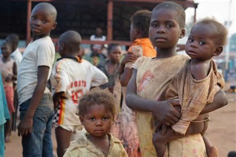 Governo Angolano Admite Que Pobreza No Pa S Aumentou Para Mais De